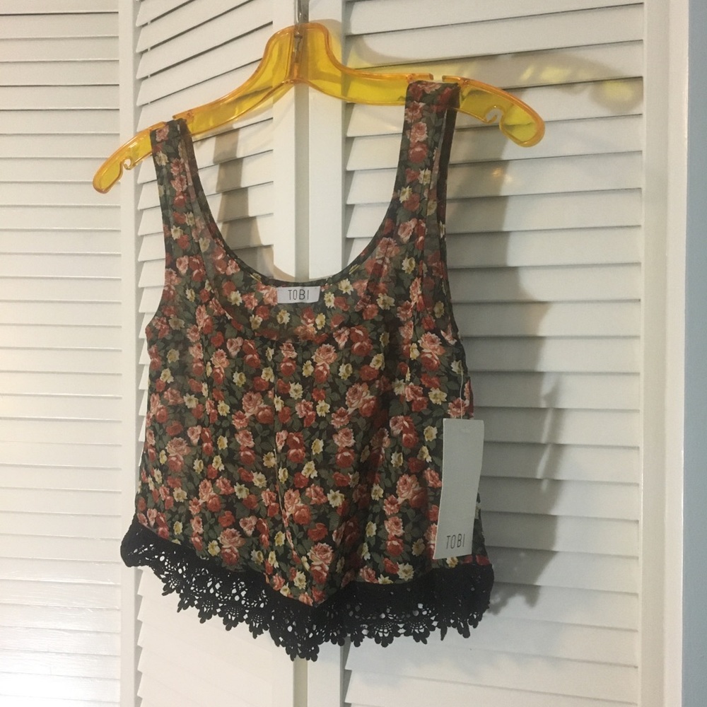 Tobi Crop Tank